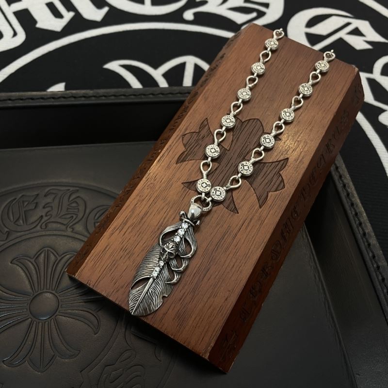 Ch*0me He**ts necklaces